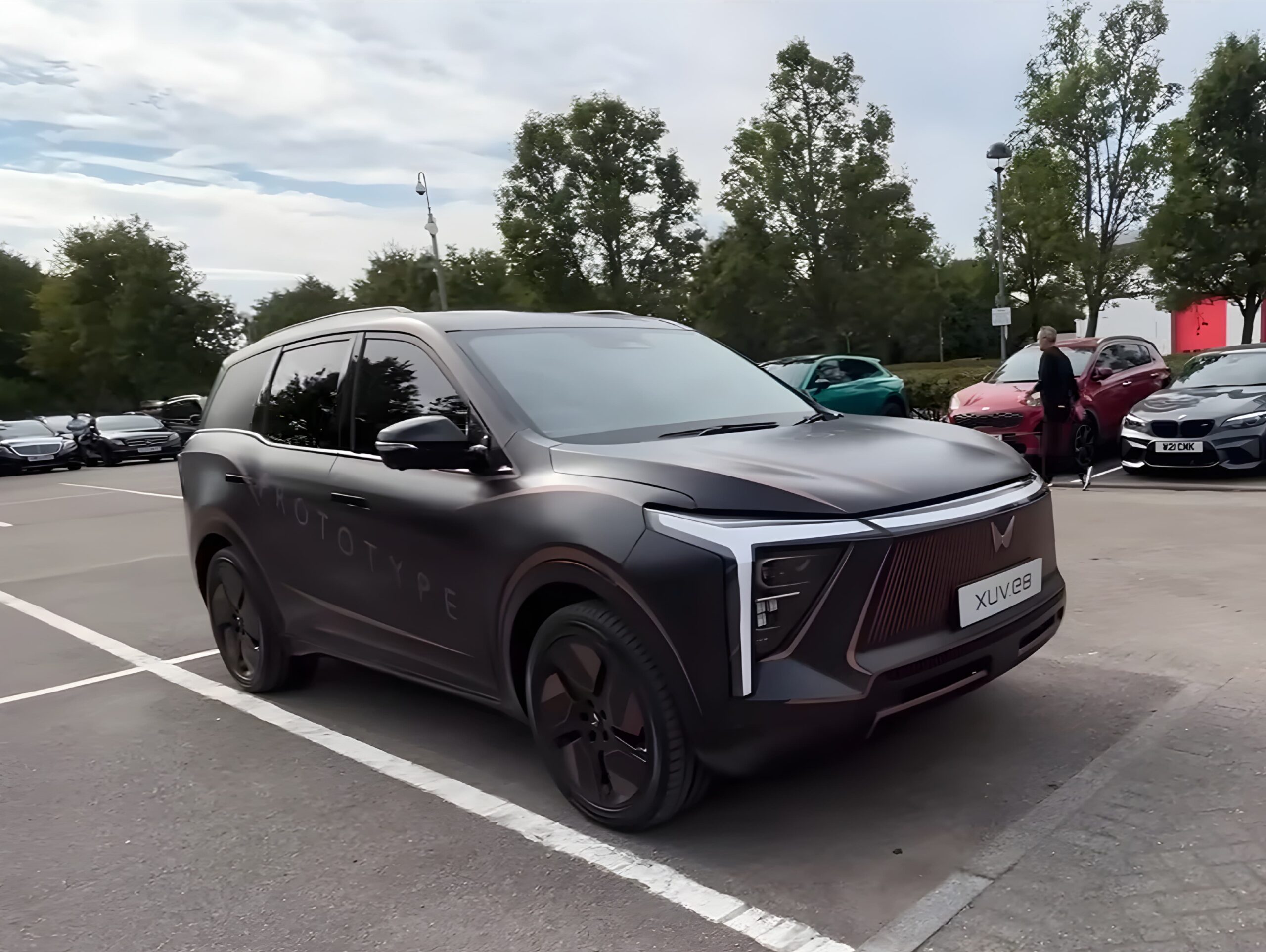Mahindra XEV 7E